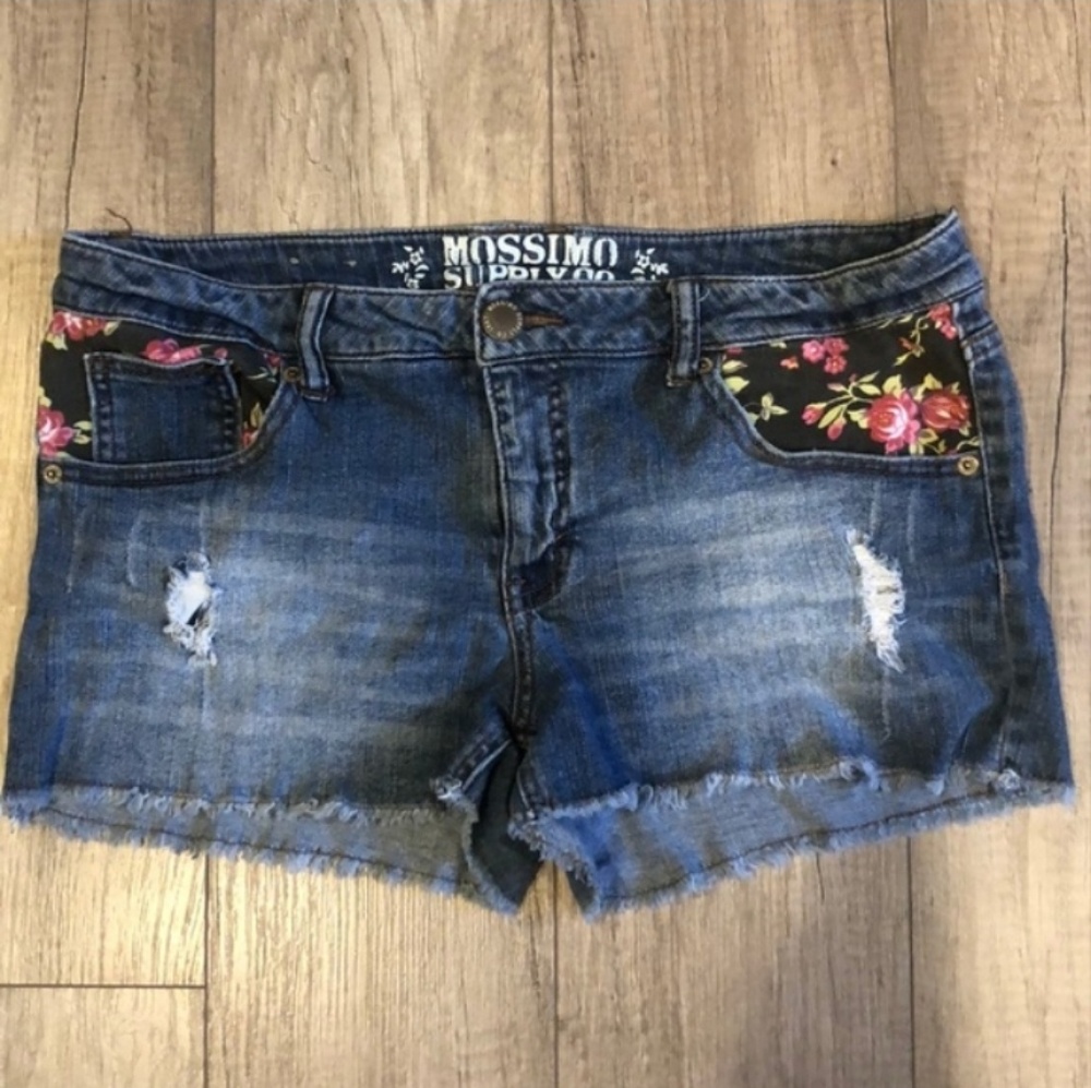 3/$10🔆Mossimo Denim Floral Pocket Shorts